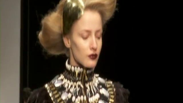 sass & bide 'tomorrow the great' london fashion week - behind the scenes смотреть онлайн