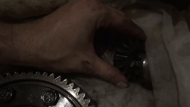 Люфт сателлитов дифференциала. Износ оси Стук при отпускании сцепления, торможении, трогании с мест