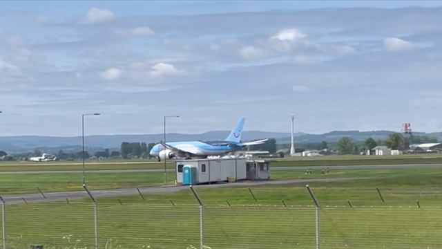 TUI Sunny 787-8 Takeoff from Glasgow | GLA Spotting | JSM Aviation смотреть онлайн