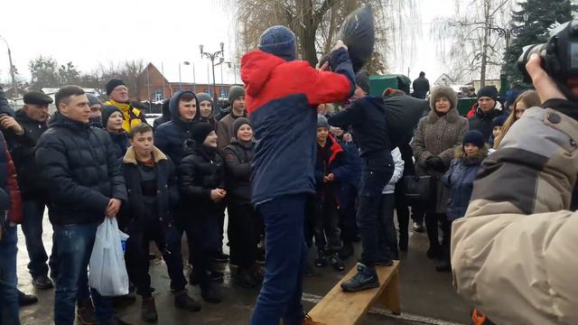 Бой мешками 4. Масленица Овруч 17.02.2018. Овручский район, Житомирская область. смотреть онлайн