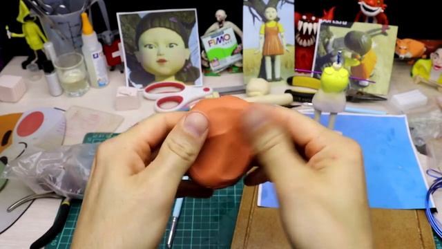 Лепим ИГРА В КАЛЬМАРА КУКЛА Полимерная глина | Лепка шоу смотреть онлайн