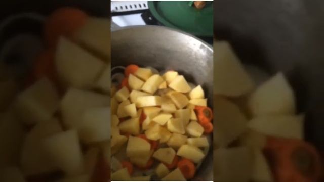 КАК ЕЩЁ ПРИГОТОВИТЬ?КАРТОШКА,ОВОЩИ,КУРИНАЯ ГОЛЕНЬ!!! смотреть онлайн