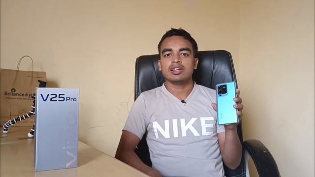 Vivo V25 Pro Review with Camera test ? | My First Impression of Colour Changing Smartphone ? смотреть онлайн