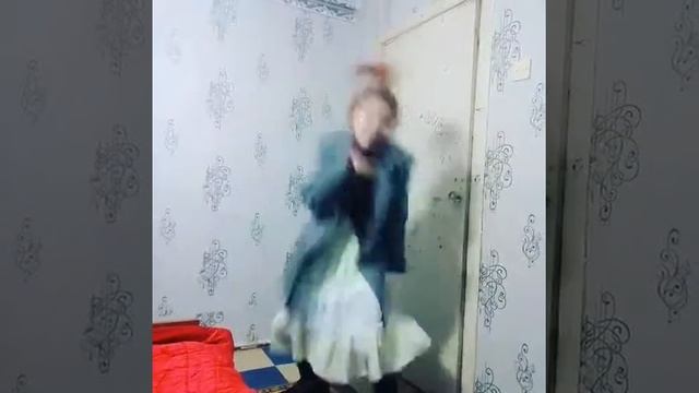 Юбки по колено смотреть онлайн