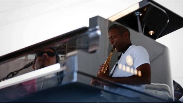 Branford Marsalis & Joey Calderazzo - Cheek To Cheek (Newport '09) смотреть онлайн