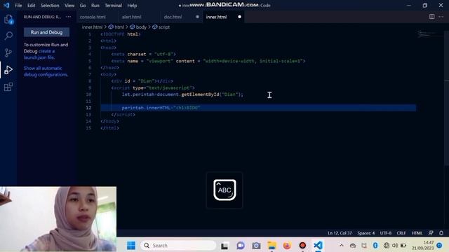 Menggunakan fungsi innerHTML di JavaScript pada aplikasi Visual Studio Code смотреть онлайн