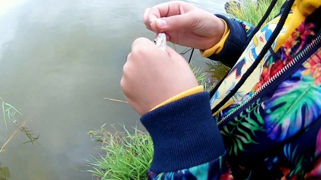 Рыбалка в СПБ с дочкой. Долгое озеро. смотреть онлайн