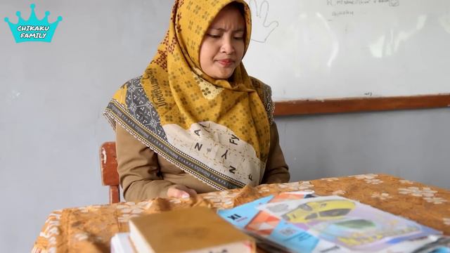 ADUH IBU GURU HAMIL MELAHIRKAN DI KELAS SEKOLAH LAGI | BAYINYA KUNTILANAK | CHIKAKU FAMILY