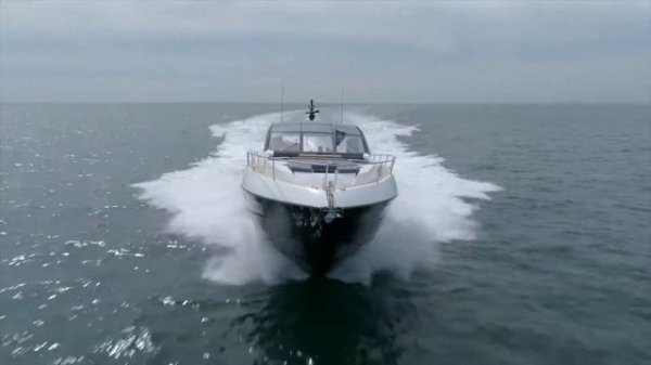 Sunseeker Predator 74 XPS - лимитированная серия