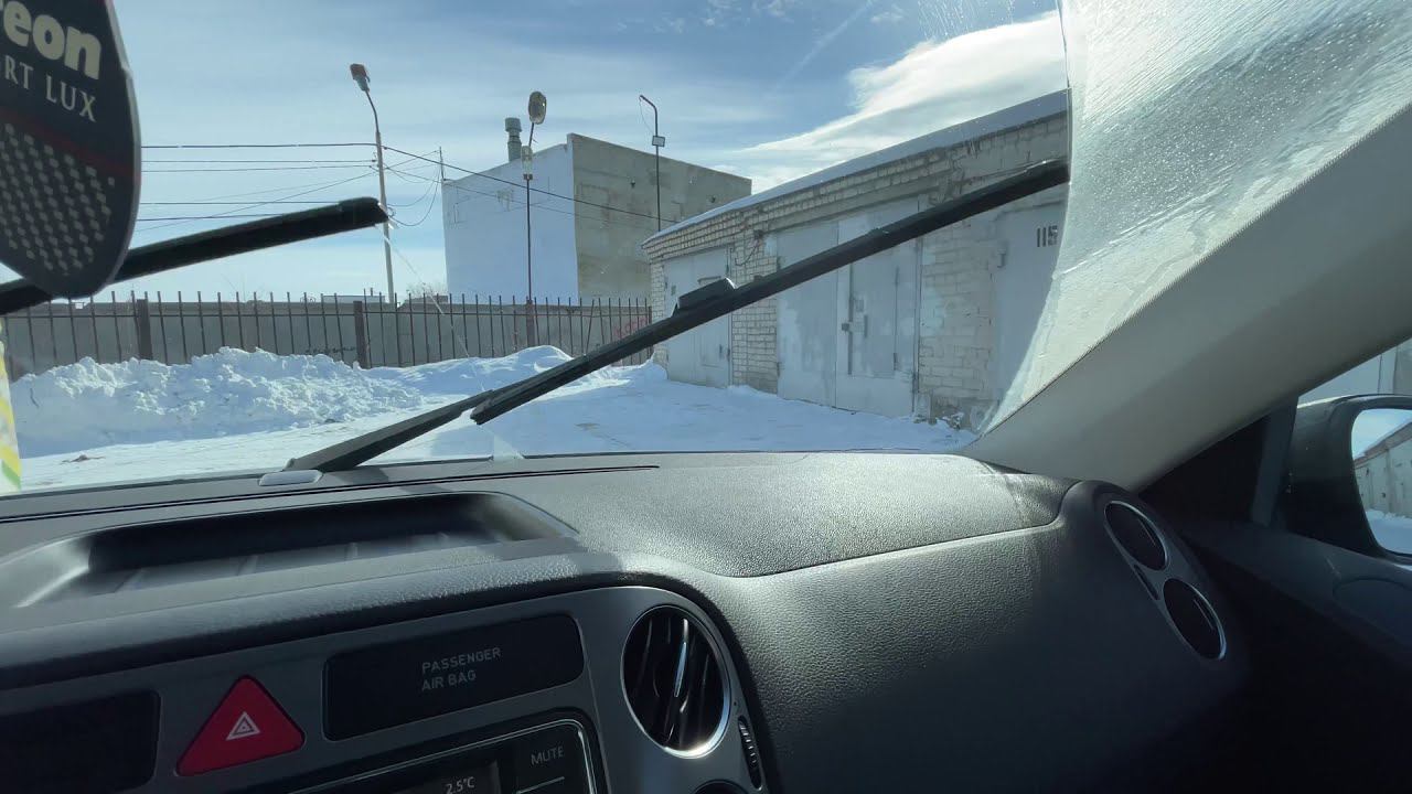Замена форсунок переднего стеклоочистителя Tiguan 1 смотреть онлайн