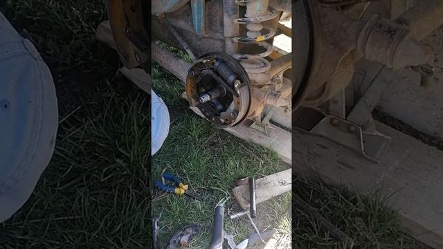 ? tico ( sistemul de franare de pe roata din stanga spate ) - Informatii suplimentare in descriere. смотреть онлайн