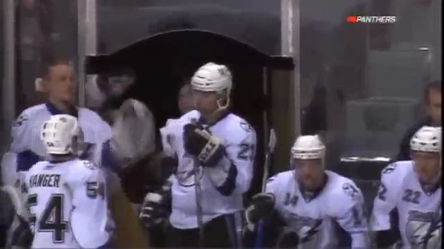 Hockeyfighters.cz  Evgeny Artyukhin Vs Nick Tarnasky Dec 26, 2008.wmv