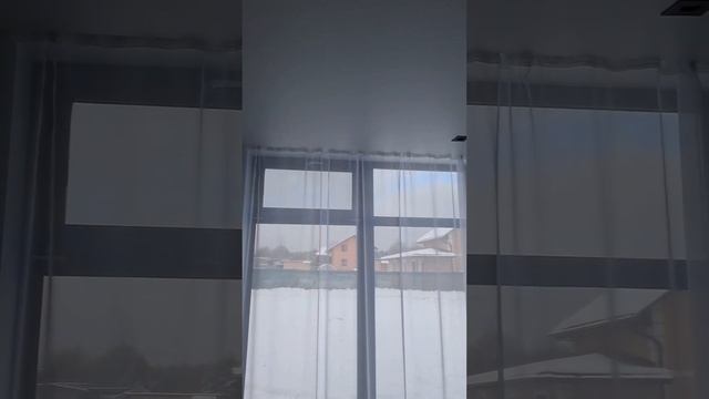 Как выглядит скрытый карниз со шторой ,сохраните на заметку. смотреть онлайн