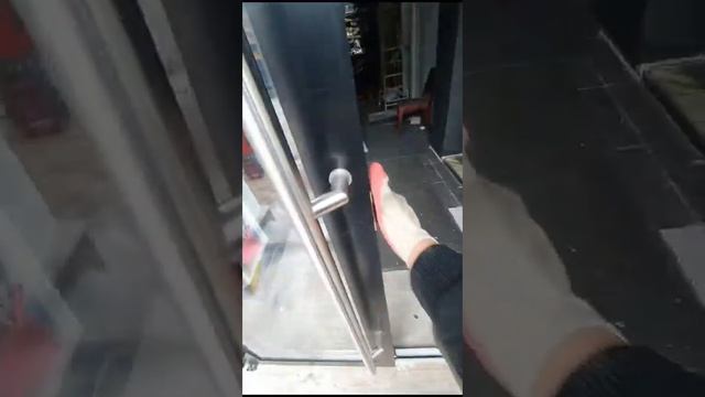 Дверь в которой любую панорамную створку можно открыть ПЕРВОЙ