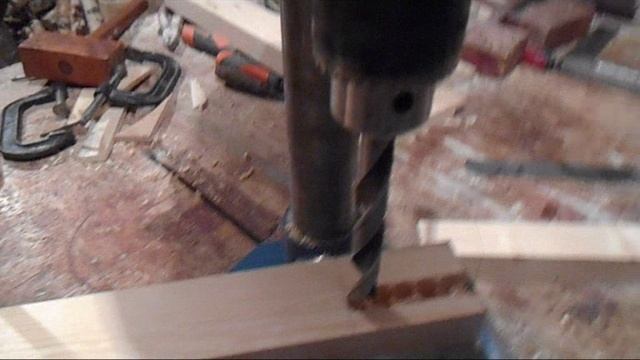 Сверлю ножки табуреток смотреть онлайн