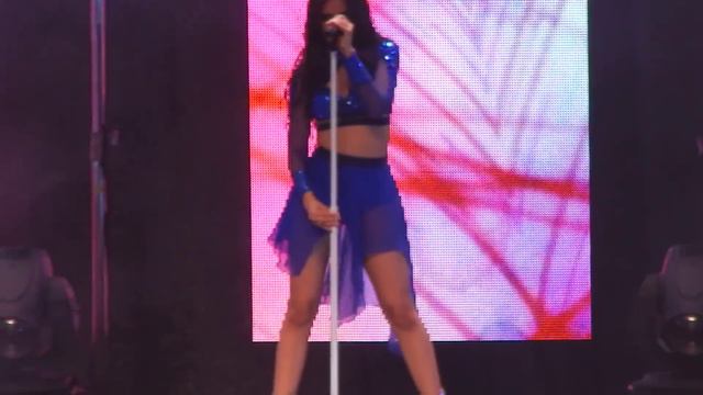 Fifth Harmony - Miss Movin' On/Mashup (Phoenix, AZ 8/7/15) смотреть онлайн