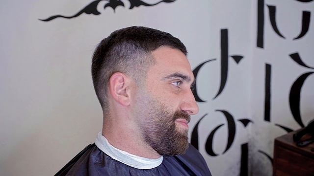 Как сделать Фейд на бороде?Как сделать контур бороды?Как правильно стричь бороду? #dr_fade смотреть онлайн