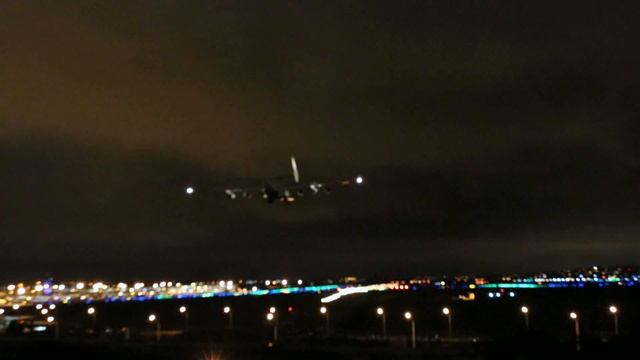Landing Antonov AN-225 Mriya in the Gru Airport, 14/11/2016 смотреть онлайн