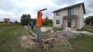 ? КРАСИВЕЙШИЙ ЗАБОР своими руками. Фундамент под Откатные ворота, Кирпичные столбы и Калитка