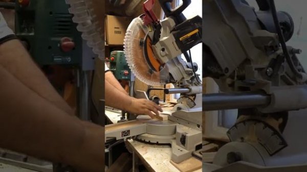 Торцовочная пила Inforce MS 305