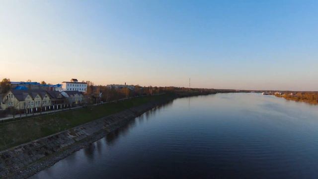 Квадрокоптер DJI FPV, лодка, теплоход и Music ♫ ES_Freedom Fighters - Jo Wandrini смотреть онлайн