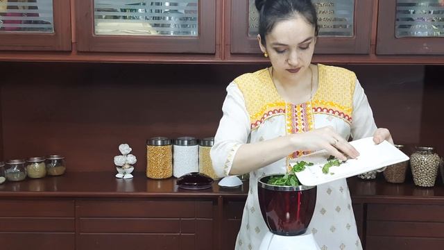 Мятный соус к мясу | Очень полезный и быстрый соус из зелени кориандра (петрушки) и мяты|Минт чатни смотреть онлайн