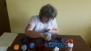 "Игрушки из помпонов"