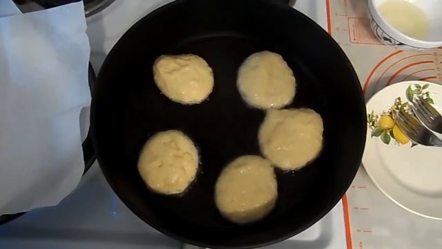 САМЫЕ ЛУЧШИЕ ОЛАДЬИ ДРОЖЖЕВЫЕ, ТАКИЕ ПЫШНЫЕ И НЕЖНЫЕ, ВКУСНЫЕ И ВОЗДУШНЫЕ, НЕ ОТОРВЁШЬСЯ. смотреть онлайн