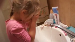 Тренируемся собираться в садик.