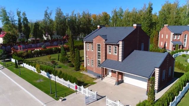 Английский сад | Полеты над коттеджным поселком смотреть онлайн