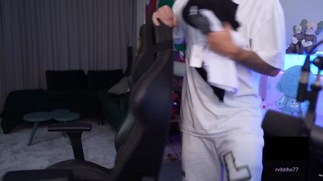 CORINGA REAGINDO A REPORTAGEM DELE NA TV RECORD смотреть онлайн