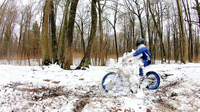 Кросач против снеговика?Motoland XT 250 HS. Подготовка к соревнованиям идёт полным ходом.#кросс#Mot смотреть онлайн