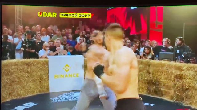 Обоюдный нокдаун TOP DOG 16 Етумян-Савин смотреть онлайн