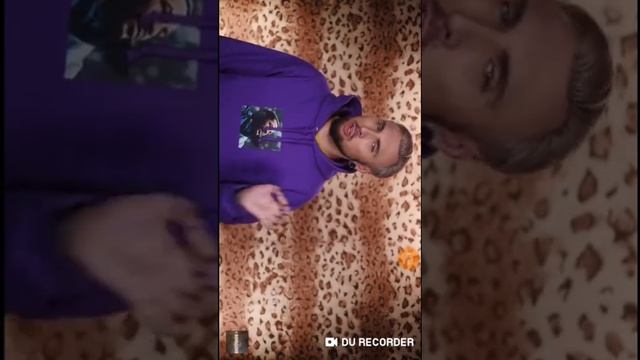 машина и шлакбаун 3 парня в мотоцикле и кусты смотреть онлайн