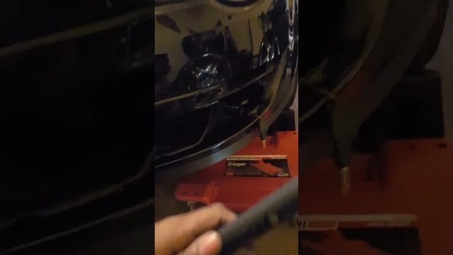 2006 b6 vw passat headlight Housing replacement without removing the bumper смотреть онлайн