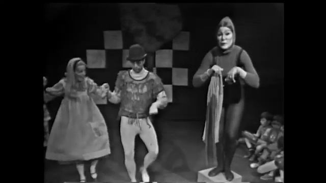 From The Vault: "Alice in Wonderland" смотреть онлайн