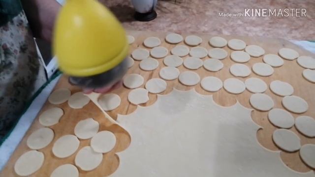 Рецепт печенья от бабушки Марии. Лепим пельмени на новый год. смотреть онлайн
