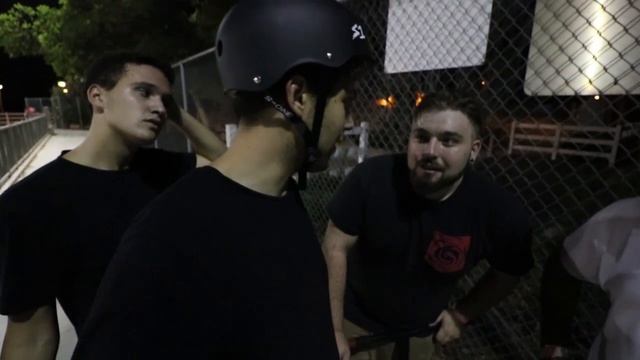 SKATEPARK FIGHT! BIKER VS SCOOTER RIDER смотреть онлайн