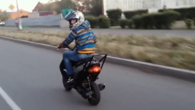 Стантрайдинг на улицах города смотреть онлайн