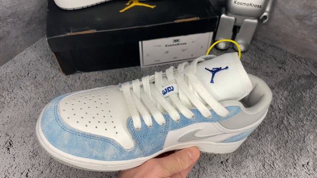 Nike Air Jordan 1 Low - Hyper Royal смотреть онлайн