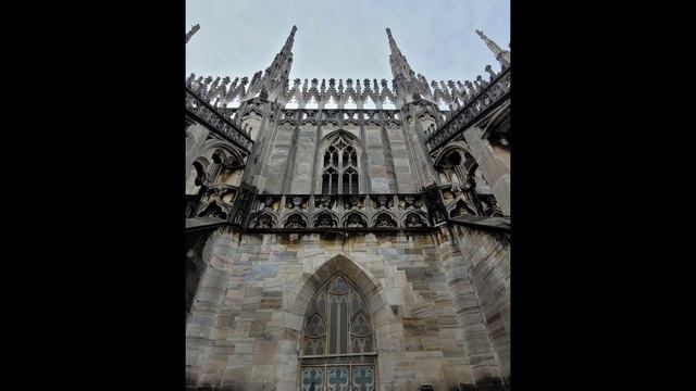 Duomo Cathedral in Milan Italy Day Trip смотреть онлайн