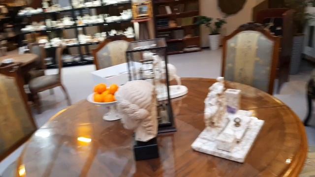 АНТИКВАРНЫЕ И ВИНТАЖНЫЕ ПОДАРКИ В ИЗВЕСТНОМ ШОУРУМЕ "ОДНАЖДЫ " смотреть онлайн