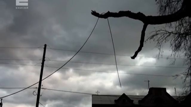 В Красноярск идет похолодание и сильный ветер с порывами смотреть онлайн