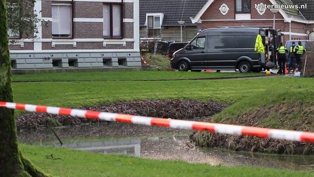 Persoon aangetroffen in vijver Appingedam смотреть онлайн