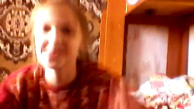 Я прыгнула с второго этажа кровати! смотреть онлайн