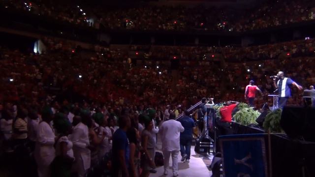 Целый мир Тебе поёт (ILC 2012) смотреть онлайн