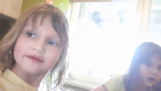 24 часа с подругой в моей комнате (4) смотреть онлайн