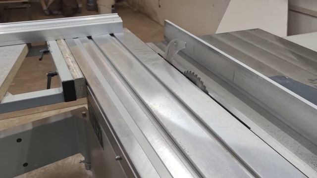 Маленький форматно-раскроечный станок. смотреть онлайн