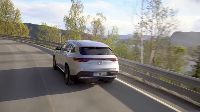Essai Mercedes EQC 400 4Matic AMG Line (2019) смотреть онлайн
