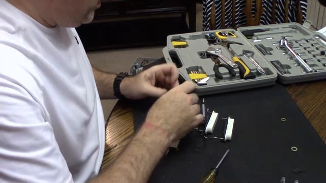 Squire Strat Electronics Uninstal & Reinstall 01 смотреть онлайн